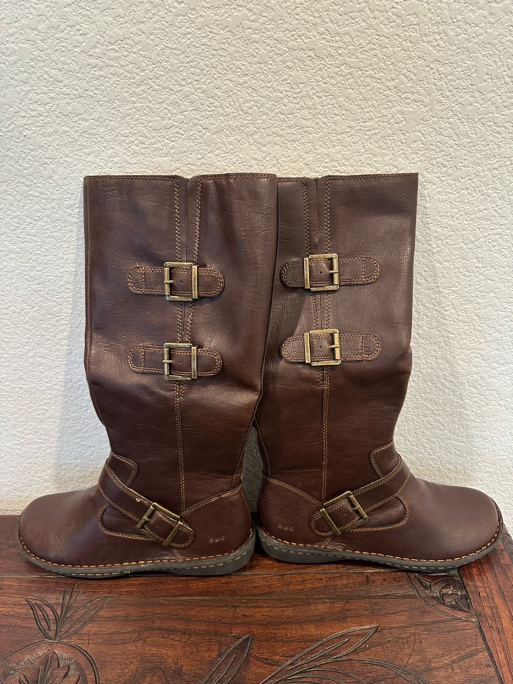 Born O Concept B.O.C. Brown Knee High Side Zipper Leather Boots